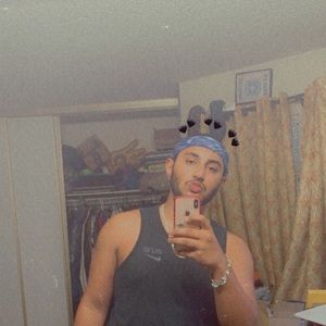 Meet your Posher, Junaid